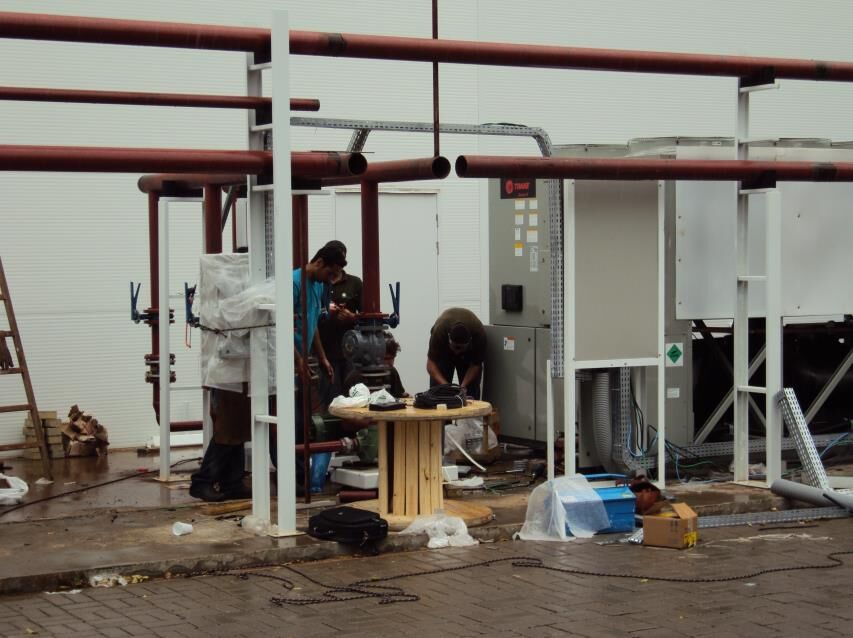 Montagem de obra elétrica industrial